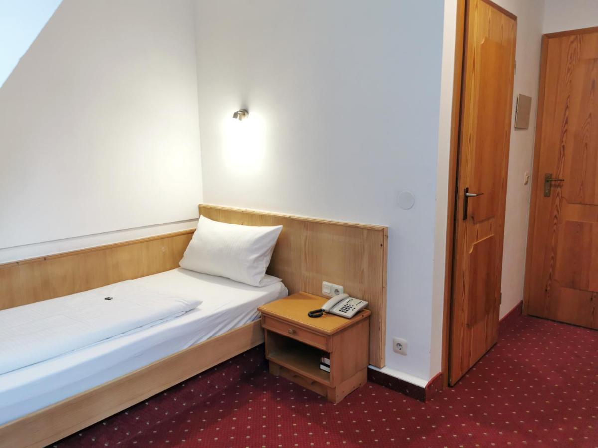 Landhotel Oelmuehle Mombris Exterior photo