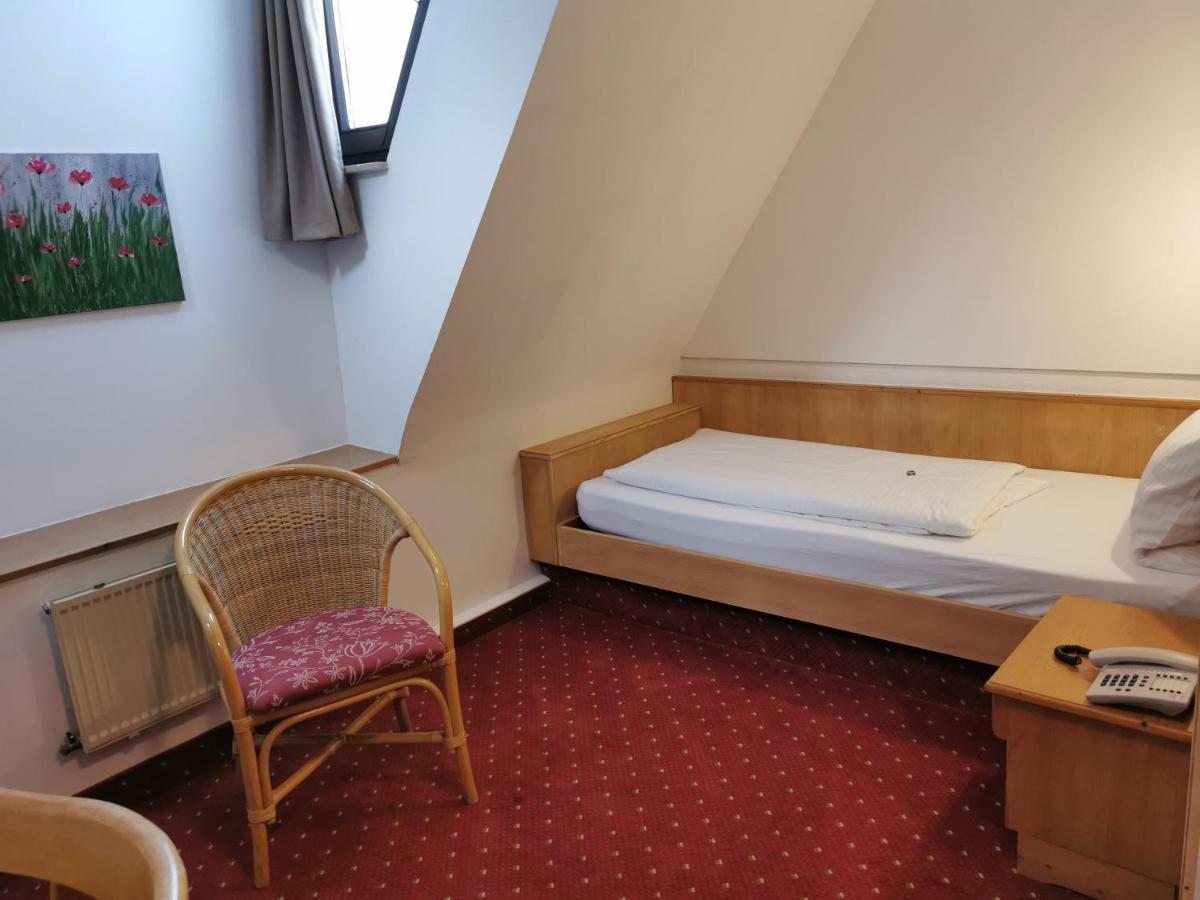 Landhotel Oelmuehle Mombris Exterior photo
